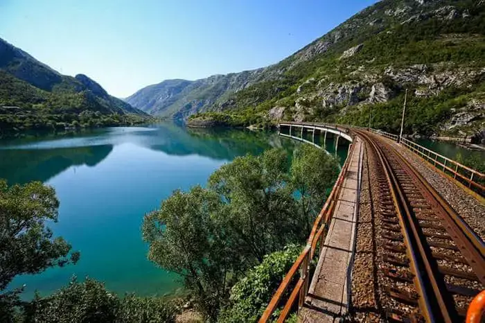 Mostar-Saraybosna-tren.jpg