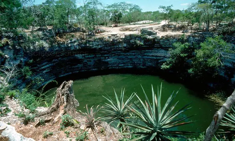the sacred cenote chichen itza