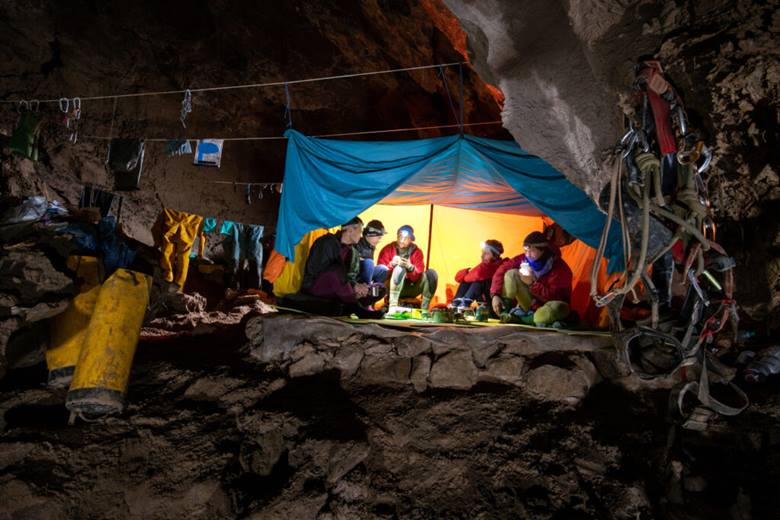 Veryovkina Mağarası: Dünyanın En Derin Mağarası